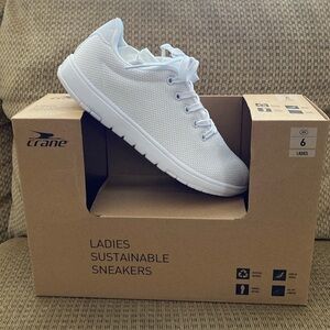 Crane ladies sustainable sneakers size 6